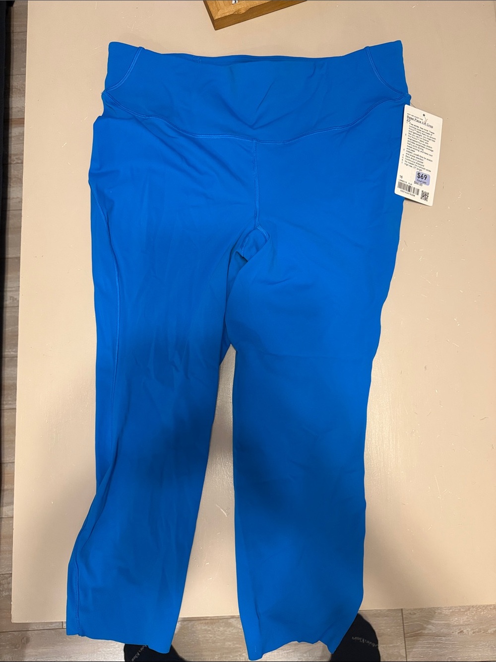 Lululemon base pace HR crop 23”    16